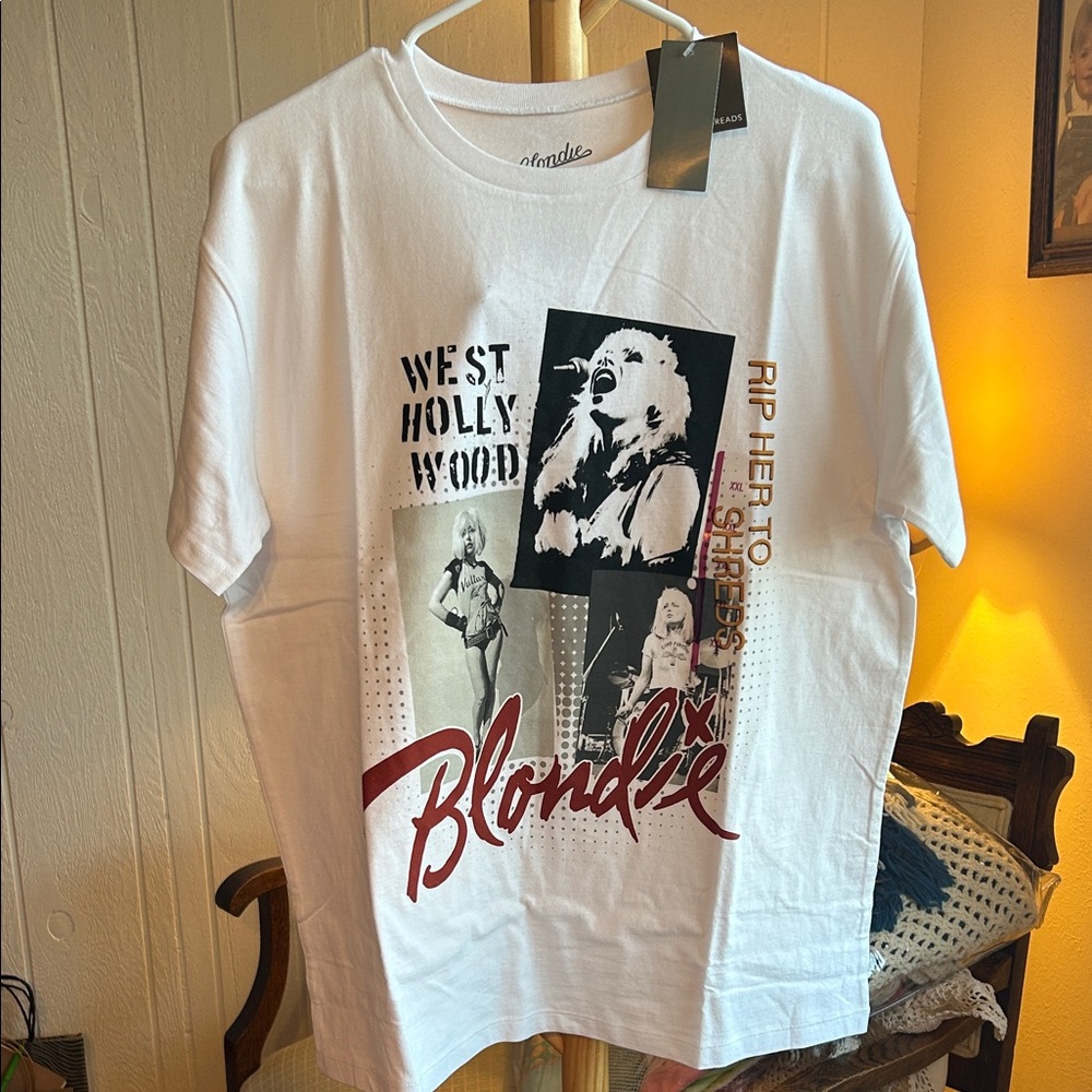 White Graphic Tee - Short Sleeve
